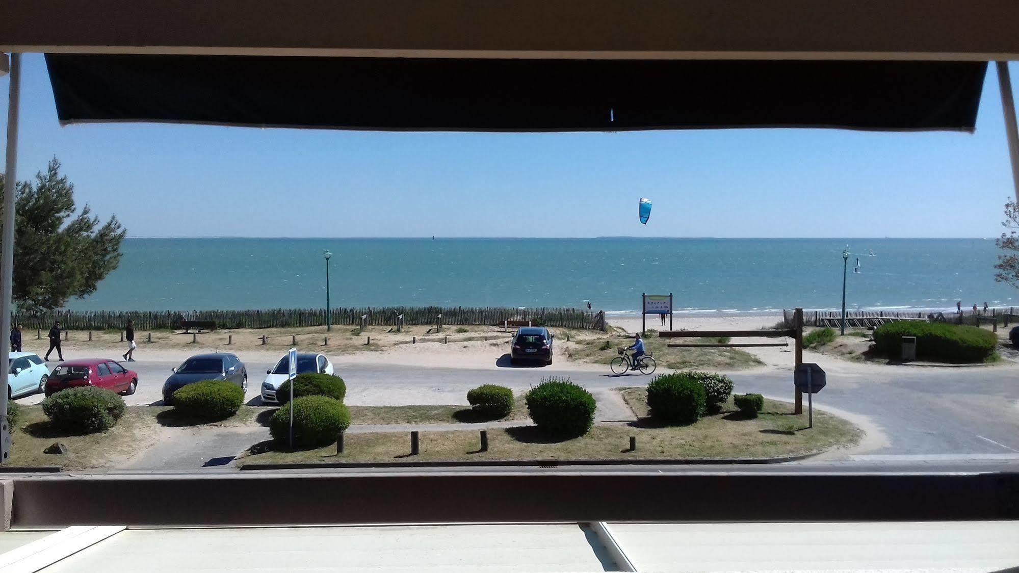 Hotel Restaurant Le Grand Large - Face A La Plage - Ile De Re ريفدو بلاج المظهر الخارجي الصورة